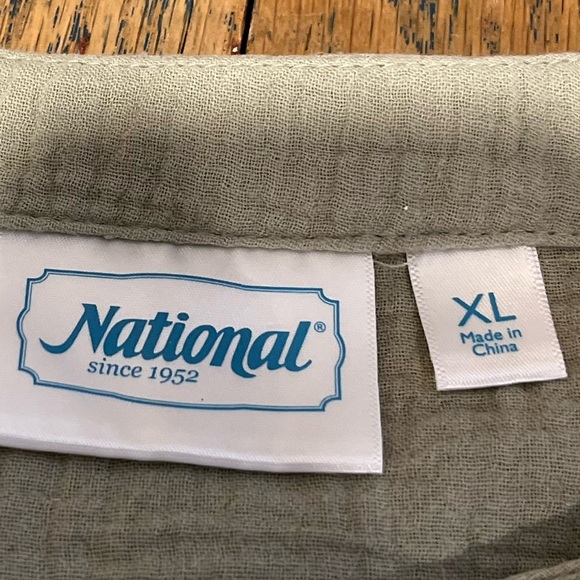 💚 NATIONAL – Sage Green Textured Top – Size XL - Picture 2 of 9